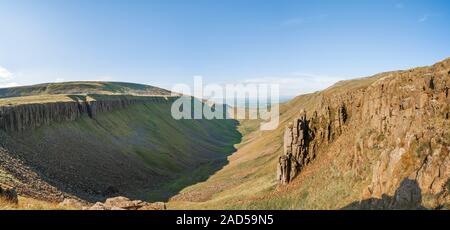 Hohe Schale Nick entlang der Pennine Way in der North Pennines in der Nähe von dufton Cumbria ist ein geologisch interessanten Tal von Glazial- Aktion gebildet Stockfoto