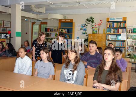 Chapaevsk, Region Samara, Russland - 16. April 2019: Hochschule in Chapaevsk Stadt. Schüler im Klassenzimmer Stockfoto