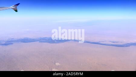 Amudarja Ebene. Grenze zwischen Usbekistan und Turkmenistan, Zentralasien. Stockfoto
