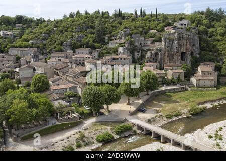 Die kleine Stadt von Labeaume in der Ardeche, Südfrankreich. Stockfoto