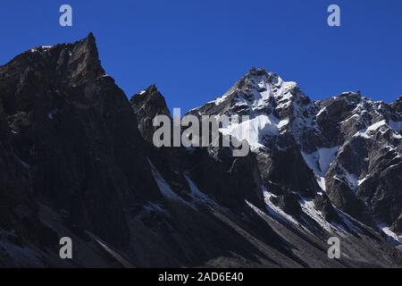 Hoher Berg an der Grenze zwischen Nepal und China. Cho Oyu Qowowuyag auch benannt. Stockfoto