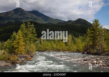 Carpenter Creek fließt in Slocan See, New Denver, Slocan Valley, West Kootenay, Britisch-Kolumbien, Kanada Stockfoto