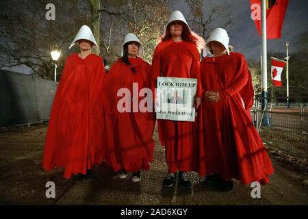 London, Großbritannien. 3. Dezember, 2019. Anti Trump und Anti NATO-Demonstration in London, Tausenden sammelten in Trafalgar Square die internationale NATO-Konferenz am Mittwoch und Donnerstag zu widersetzen. Die Rallye dann um die Mall in Richtung Buckingham Palace, wo Regierungen vieler Länder versammelt waren, darunter auch Präsident Trumpf. Später in Trafalgar Square hunderte nahmen an einem Rave mit Gastauftritten von Jamie XX und ein Kerl namens Gerald und viele mehr. Kredit Natasha Quarmby/Alamy leben Nachrichten Stockfoto