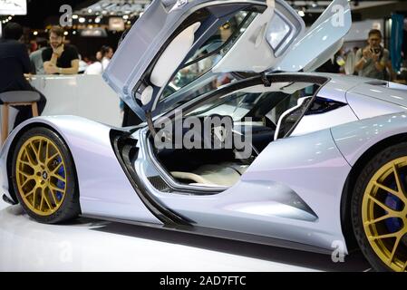 DUBAI, VAE - 16. NOVEMBER: Die Aspark Owl Sport elektrische Auto ist Auf der Dubai Motor Show 2019 Am 16. November 2019 Stockfoto