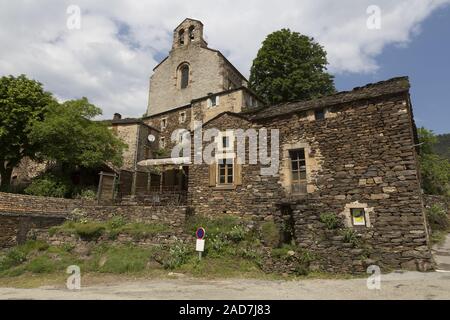 Kirche im Bergdorf Zinken in den Cevennen, Frankreich Stockfoto