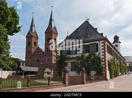 Altes Kloster Seligenstadt, historischen barocken Basilika St. Marcellinus und Petrus Stockfoto