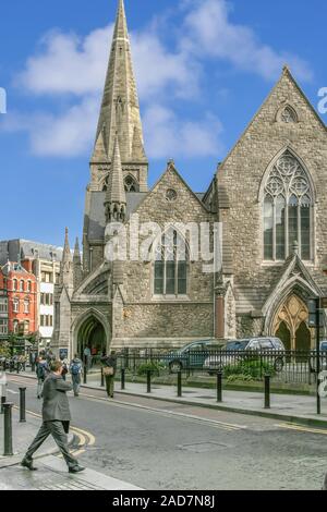 DUBLIN, IRLAND, 12. Oktober 2004. St Andrew's Church ist eine ehemalige Pfarrkirche die Kirche von Irland, die in St Andrew's Street, Dublin befindet. Stockfoto