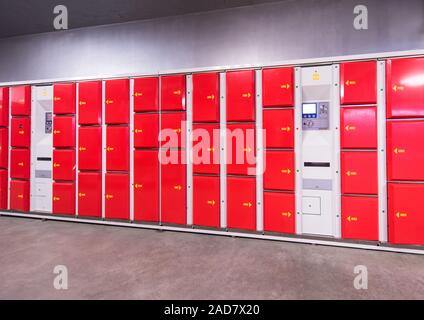 Red Schließfächer Stockfoto