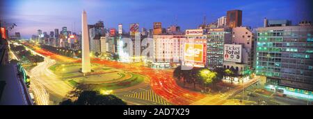 Stadtbild bei Sonnenuntergang, Plaza De La Republica, Buenos Aires, Argentinien Stockfoto
