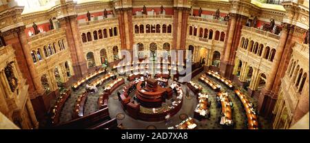 Hohe Betrachtungswinkel und einer Bibliothek, Lesesaal, Bibliothek des Kongresses, Washington DC, USA Stockfoto