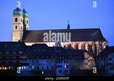 Bad Säckingen, Fridolinsmünster in der Dämmerung Stockfoto