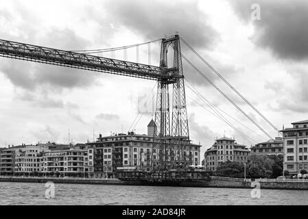 Die hängebrücke von bizkaia (Puente de Vizcaya) zwischen Getxo und portugalete über die Ria de b Stockfoto