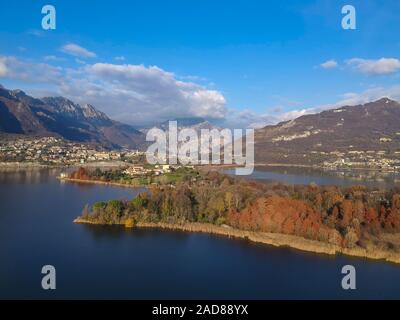 See Annone Landschaft im Herbst Stockfoto