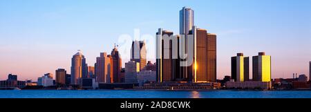 Skyline mit Wolkenkratzern in Detroit, Michigan, USA Stockfoto