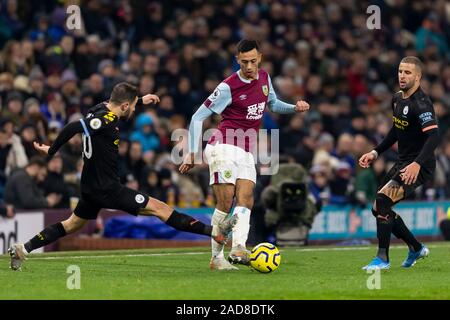 Burnley, Großbritannien. 03 Dez, 2019. Dwight McNeil von Burnley während der Premier League Match zwischen Burnley und Manchester City im Turf Moor am 3. Dezember 2019 in Burnley, England. (Foto von Daniel Chesterton/phcimages.com) Credit: PHC Images/Alamy leben Nachrichten Stockfoto