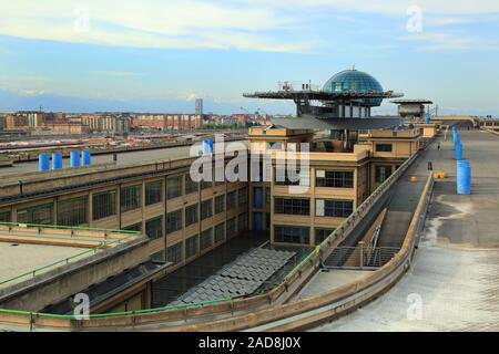 Turin, Italien, test track Fiat Lingotto mit Kugel La Bolla von Renzo Piano Stockfoto