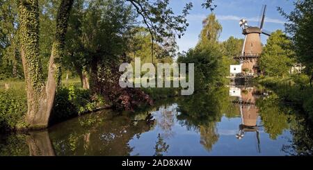 Wind- und Wassermühle von 1876, Petershagen Lahde, Nordrhein-Westfalen, Deutschland, Europa Stockfoto