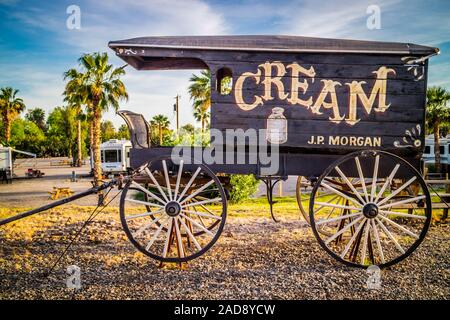 Ein buggy Warenkorb mit Licht bräunlich Niedrig - fahrbare Wagen in Yuma, Arizona Stockfoto