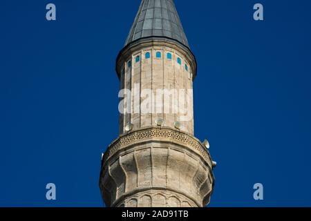 Istanbul, Türkei. November 18, 2019. Minarett der Hagia Sophia (Kirche der Heiligen Weisheit - Ayasofya) Stockfoto