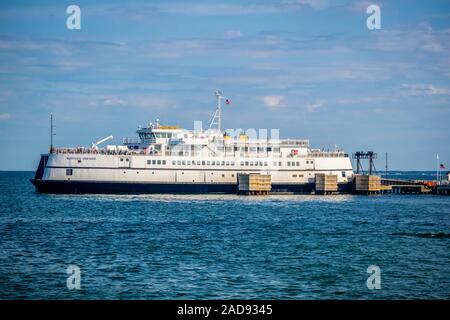 Eine riesige touristische Fahrgastschiff in Cape Cod, Massachusetts Stockfoto