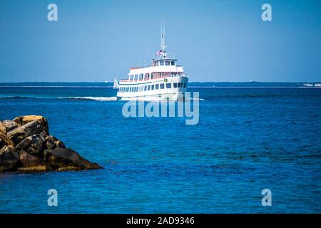 Eine riesige touristische Fahrgastschiff in Cape Cod, Massachusetts Stockfoto