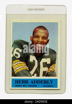 Vintage Fußball Trading Card von Kraut Adderly, ein Läufer mit den Green Bay Packers der NFL, durch Philadelphia Gummi im Jahr 1964 herausgegeben. Stockfoto