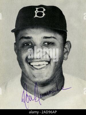 Vintage autographierte schwarz-weiß Foto von Brooklyn Dodgers Baseball player Don Newcombe circa 1950. Stockfoto