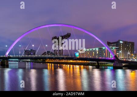 Clyde Arc Brücke Schottland Stockfoto