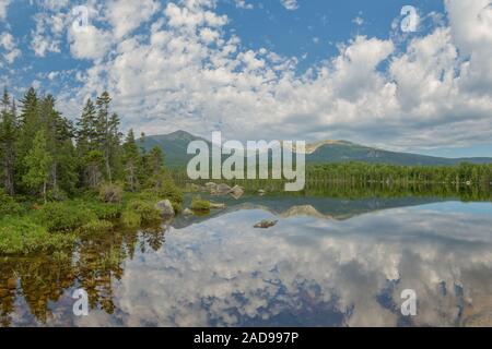 Katahdin von Sandy Stream Teich in Baxter State Park. Stockfoto