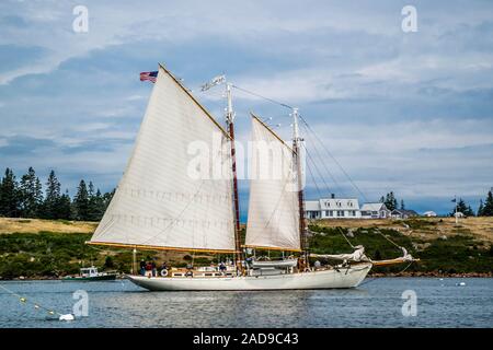 Ein wunderschön private Segelboot in Acadia National Park, Maine Stockfoto
