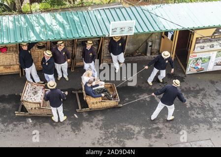 Warenkorb Schlitten Treiber, touristische Attraktion, Monte, Funchal, Madeira, Portugal, Europa Stockfoto