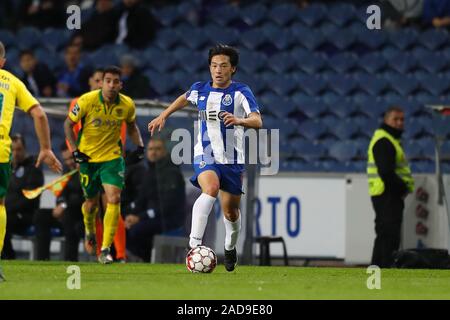 Porto, Portugal. 2. Dez, 2019. Shoya Nakajima (Porto) Fußball: Portugal "Liga NOS' Match zwischen dem FC Porto 2-0 FC Pacos de Ferreira im Estadio do Dragao in Porto, Portugal. Credit: mutsu Kawamori/LBA/Alamy leben Nachrichten Stockfoto