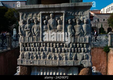 Istanbul, Türkei. November 18, 2019. Detail der Sockel. Obelisk von Theodosius (Dikilitas). Hippodrom von Konstantinopel Stockfoto