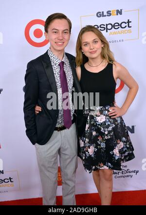 BEVERLY HILLS, Ca. Oktober 21, 2016: Schauspieler Hayden Byerly & Schauspielerin Alyssa Jirrels an den 2016 GLSEN Respekt Auszeichnungen ehren Führer im Kampf gegen Mobbing und Diskriminierung in Schulen, an Beverly Wilshire Hotel. © 2016 Paul Smith/Featureflash Stockfoto