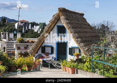 Traditionellen strohgedeckten Haus, Santana, Madeira, Portugal, Europa Stockfoto