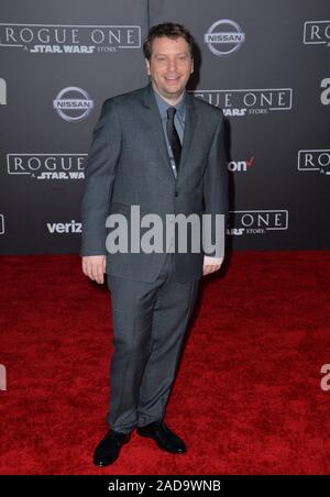 Regisseur Gareth Edwards bei der Weltpremiere von "Schurkenstaaten: ein Star Wars Story' im Pantages Theater, Hollywood. Dezember 10, 2016 © 2016 Paul Smith/Featureflash Stockfoto