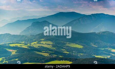 Blick von Shockl Berg in Graz. Touristen vor Ort in Graz. Stockfoto