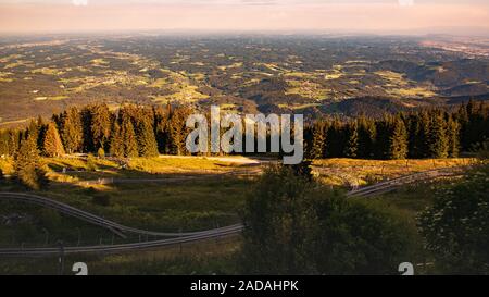 Blick von Shockl Berg in Graz. Touristen vor Ort in Graz. Stockfoto