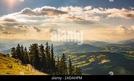 Blick von Shockl Berg in Graz. Touristen vor Ort in Graz. Stockfoto