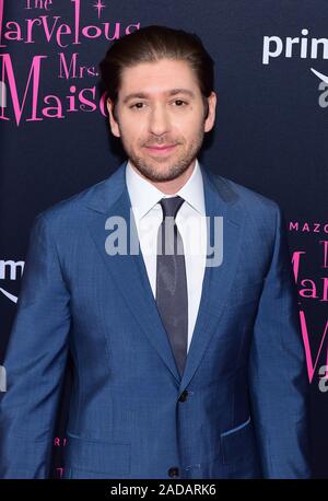 New York, New York, USA. 03 Dez, 2019. Michael Zegen nimmt Amazon Prime Video' Die wunderbare Frau Maisel' Saison 3 Premiere im Museum für Moderne Kunst am Dienstag, Dezember 3, 2019, in New York. Foto: Jeremy Smith/imageSPACE/MediaPunch Credit: MediaPunch Inc/Alamy leben Nachrichten Stockfoto