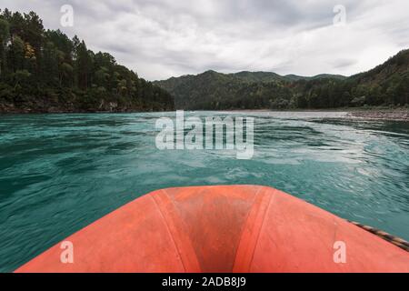 Rafting und Bootsfahrten auf dem Fluss Katun Stockfoto