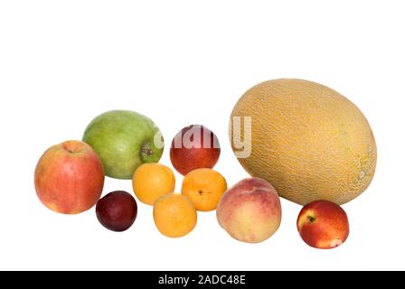 Verschiedene Früchte auf weißem Hintergrund Stockfoto