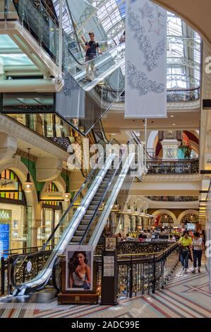 Christmas Shopping im Queen Victoria Building - Sydney, NSW, Australien Stockfoto