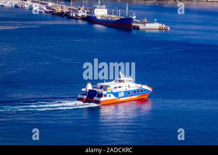 Dodekanes Seaways Katamaran verlassen Hafenstadt Pothia, Kalymnos, Dodekanes, Griechenland, Ägäis, Mittelmeer, Stockfoto
