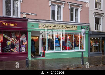 Taschenuhr und Unterröcke Shop im Zentrum von Cambridge Stockfoto