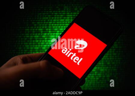 Polen. 4. Dez, 2019. In diesem Foto Illustration eine Airtel logo gesehen auf dem Smartphone angezeigt. Credit: Omar Marques/SOPA Images/ZUMA Draht/Alamy leben Nachrichten Stockfoto