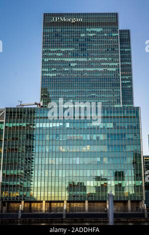 25 Bank Street Canary Wharf. JP Morgan Tower London - Europäische Zentrale der Investmentbank JPMorgan Chase. J.P. Morgan EMEA-Hauptsitz. Stockfoto