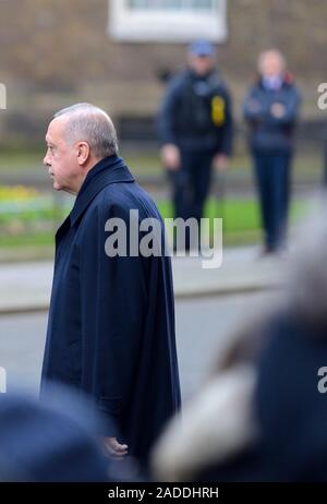 Türkischen Präsidenten Recep Tayyip Erdoğan in Downing Street ankommen für ein Treffen der Staats- und Regierungschefs der NATO, 3. Dezember 2019 Stockfoto