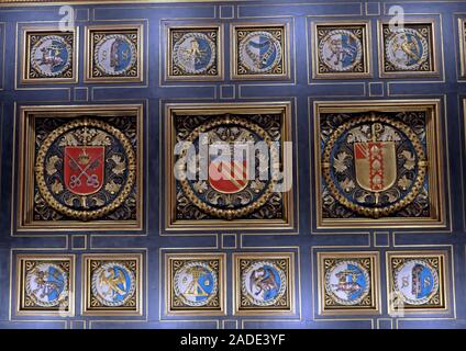 Manchester Central Library - Stadtwappen von der Eingangsdecke, Wappen und Wappen des Herzogtums Lancaster, der See von York, der See von Manchester