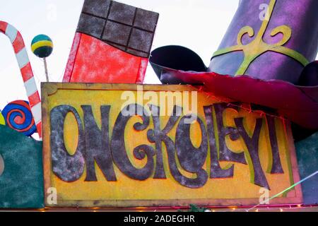 November 28, 2019 - BAGUIO CITY PHILIPPINEN: Schokolade mit einem Willy Wonka und die Schokoladenfabrik Dekoration Stockfoto